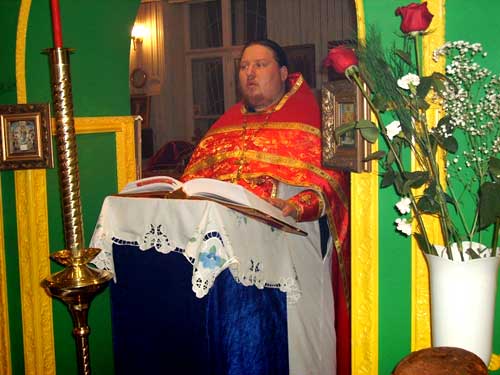 Амурская область: празднование Пасхи Христовой в храме посёлка Бурея Амурской области 27 апреля 2008 года