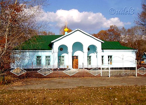 Православие. Вид храма преподобного Серафима Саровского со стороны главного входа.