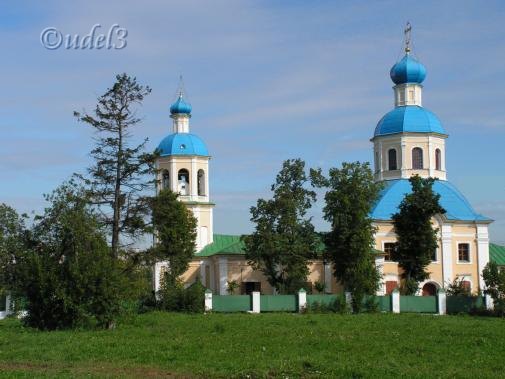фото храма апостолов Петра и Павла в Ясеневе ЮЗАО, подворья Свято-Введенского монастыря Оптиной пустыни