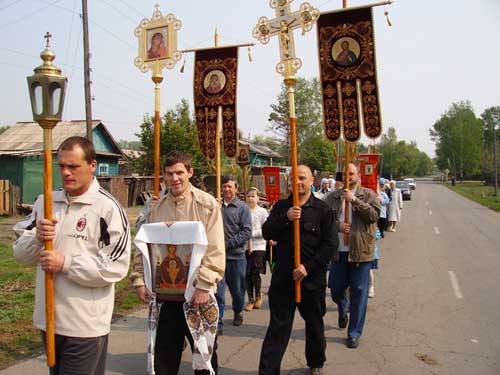Амурская область: Крестный Ход в посёлке Бурея Амурской области в честь иконы «Неупиваемая Чаша» 18 мая 2008 года