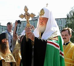 Святейший Патриарх Кирилл совершил чин основания храма в честь Покрова Пресвятой Богородицы в Ясеневе ЮЗАО Москвы