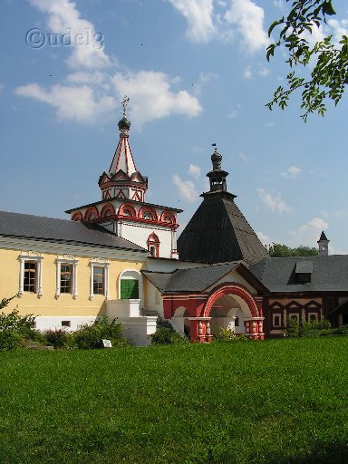 Православие, в Звенигороде, фото в Саввино-Сторожевском ставропигиальном монастыре, июль 2007 года