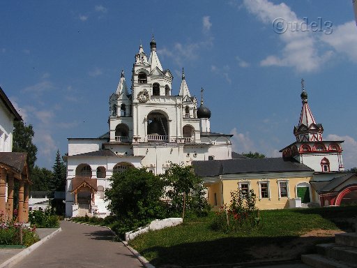 Православие, в Звенигороде, фото колокольни Саввино-Сторожевского ставропигиального монастыря