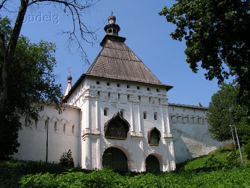 Православие в Звенигороде, Красные ворота и Троицкая церковь - главный вход в  Саввино-Сторожевский ставропигиальный мужской монастырь