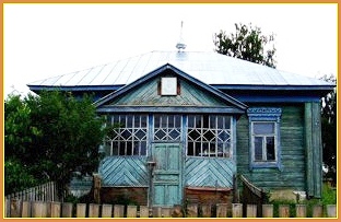 Фото храма Покрова Пресвятой Богородицы в селе Нармушадь. Вход в храм. Июль 2007 г.